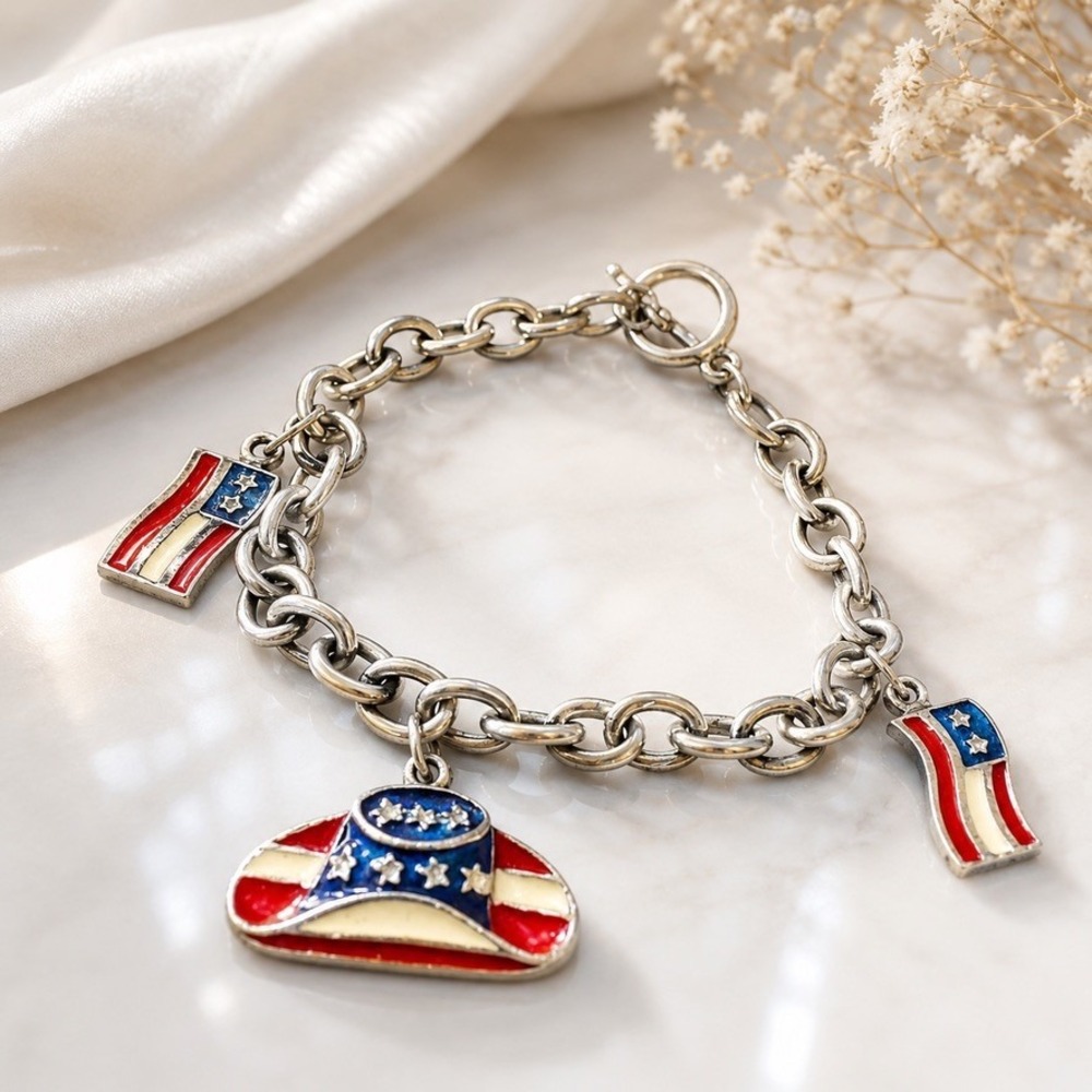 Patriotic American Flag Cowboy Hat Charm Bracelet Silver Tone Toggle Clasp 8in